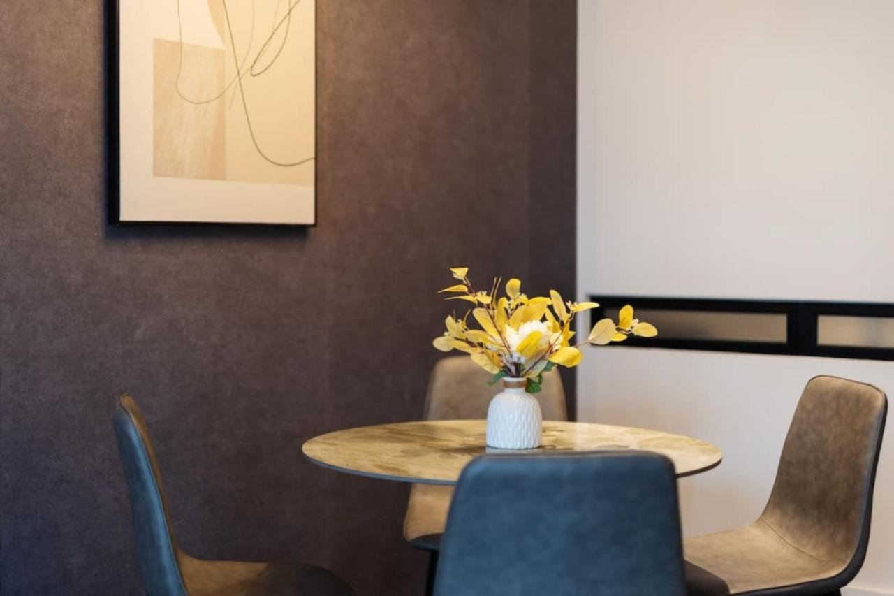 Apartment Scarletz Klcc Twin Tower By Purple Orchid Kuala Lumpur